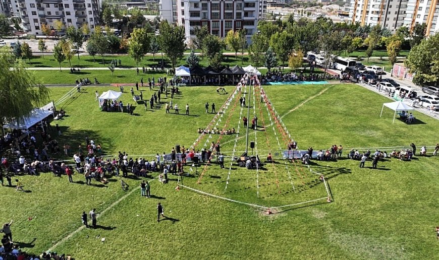 19. Uluslararası Turgut Özal Karakucak Güreşleri coşkulu bir törenle başladı