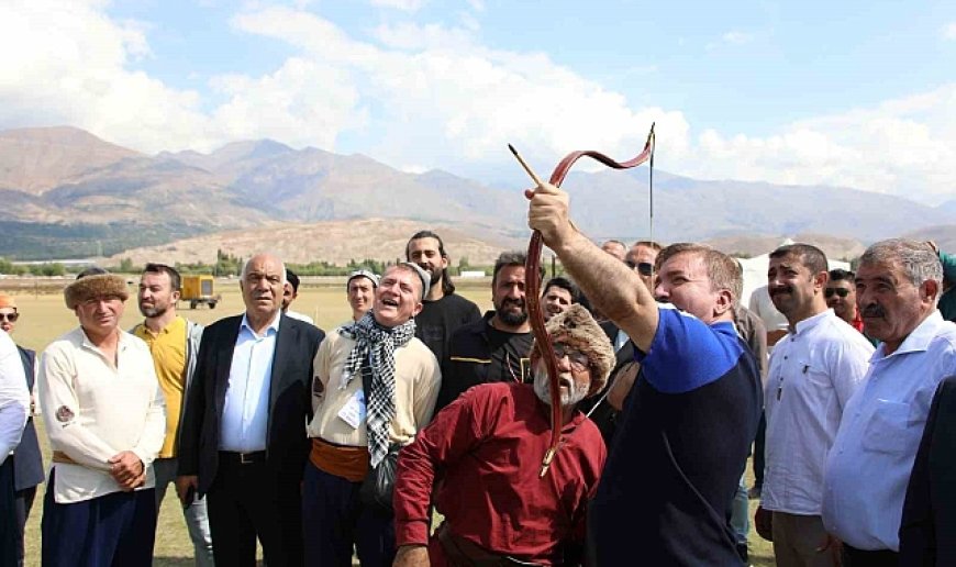 Geleneksel Türk Okçuluğu Şampiyonası Erzincan'da düzenlendi