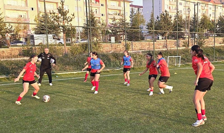 U19 Kadın Milli Takımı'nın Erzurum kampı başladı