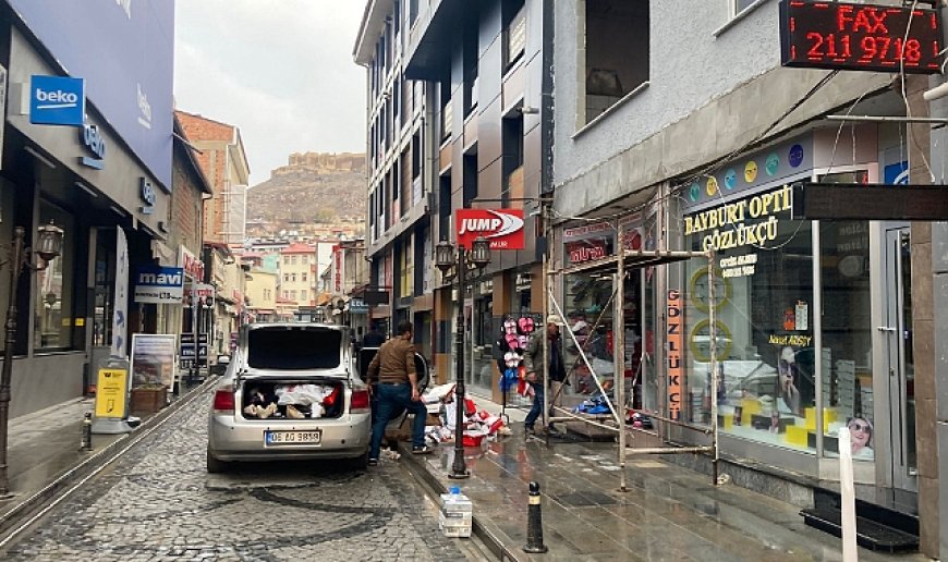 Su patladı! İki esnaf mağdur oldu