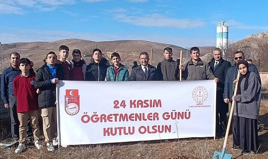 Öğrenciler fidanları toprakla buluşturdu