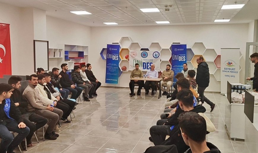 Gençlik Merkezinde konferans düzenlendi