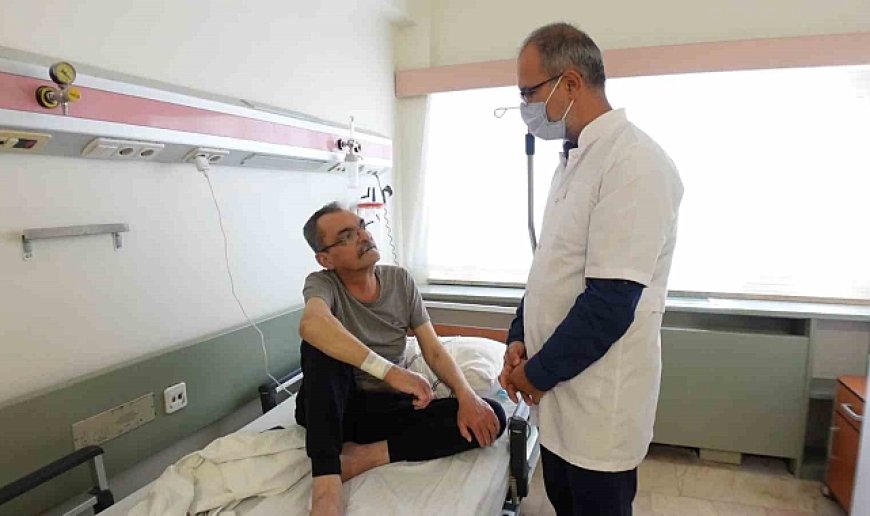 Doç. Dr. Karataş: ''Ankilozan spondilit tanısında gecikme yaşanırsa kamburluk, belde eğilme oluşabilir''