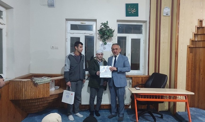 Bilgi yarışmasında dereceye giren Kur’an kursu öğrencileri ödüllendirildi