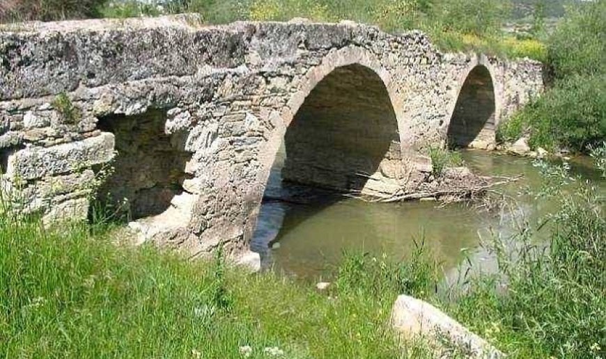 Tarihi Asar Köprüsü küllerinden doğdu