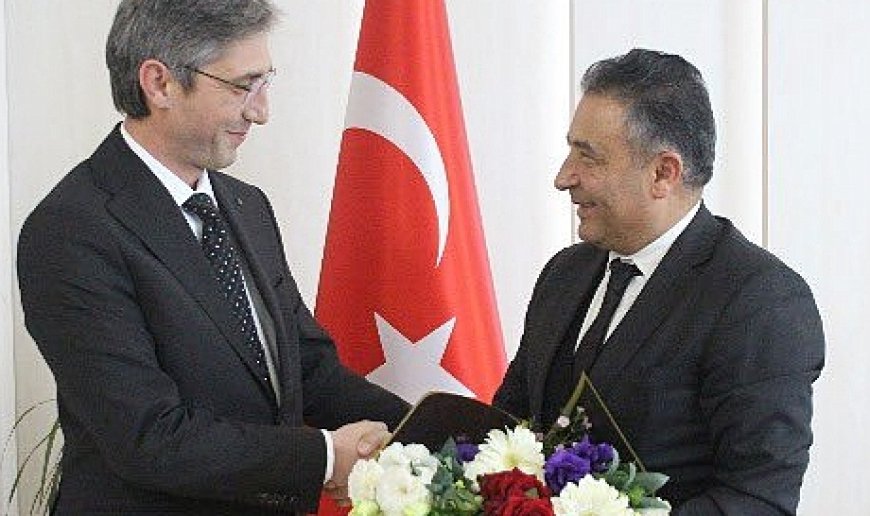 Güney, görevi Kahraman’a devretti
