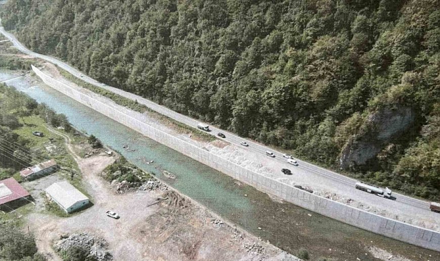 Yapımı devam eden Araklı-Bayburt yolunda incelemelerde bulundu