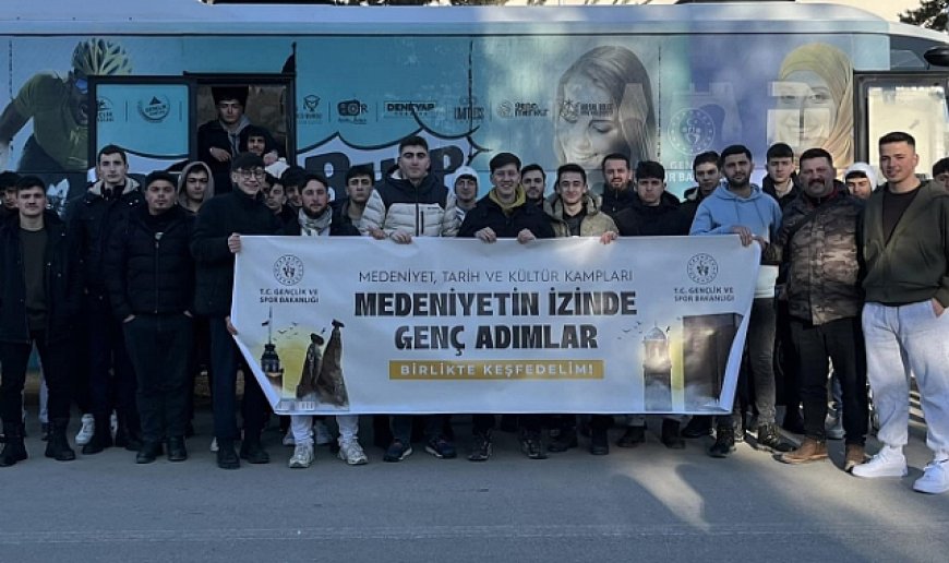 Öğrenciler Ahlat kampı için yola çıktılar