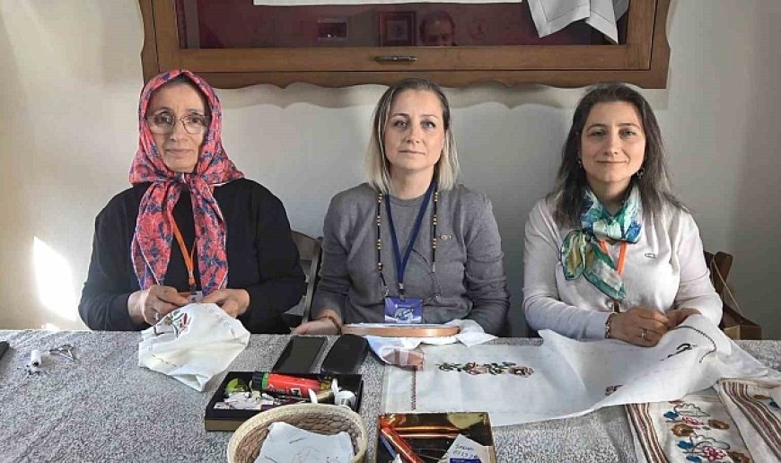 Öğrencileri arasında annesi ve ablası da bulunuyor