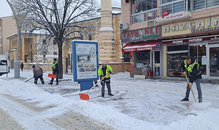 Beklenen kar etkili başladı