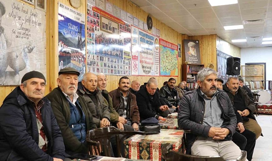 Dudakların arasına iğne koyuyor, dakikalarca sözlü atışıyorlar