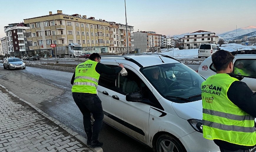 AK Parti Gençlik Kolları’ndan ‘İftara 5 kala’ çalışması