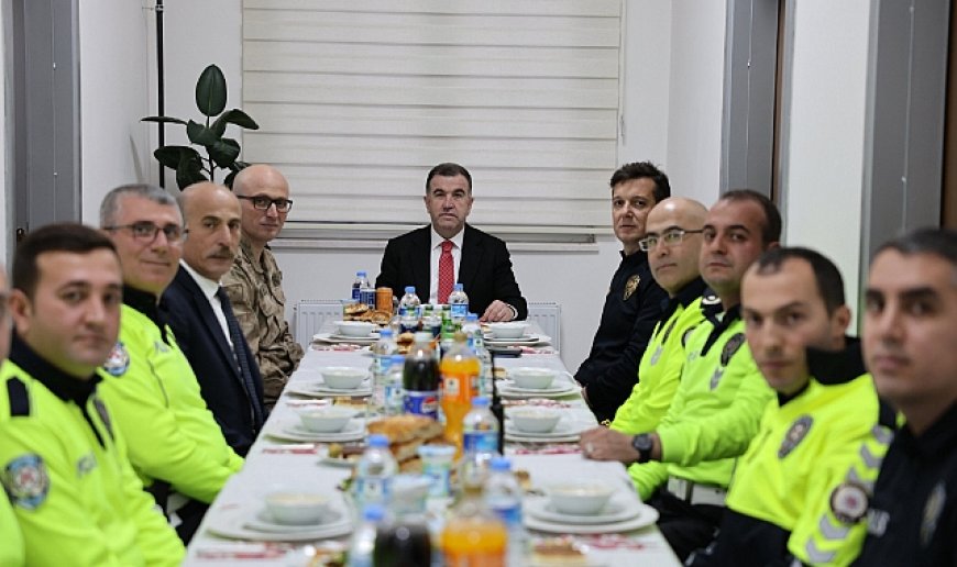 Vali Eldivan trafik polisleriyle bir araya geldi