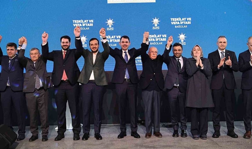 Çevre Şehircilik ve İklim Bakanı Kurum: "11 ilimizde 453 bin ev ve işyerimizi afetzede kardeşlerimize teslim edeceğiz"
