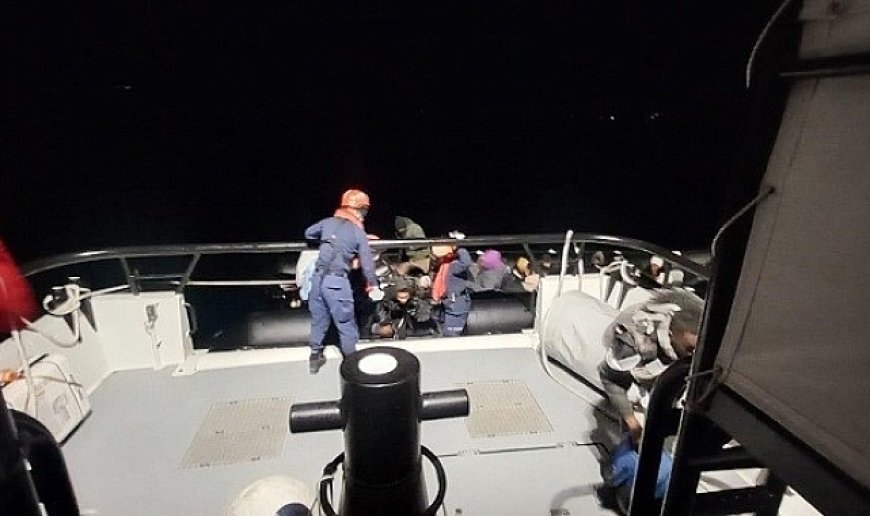 İHA ile tespit edilen göçmen botuna denizden operasyon