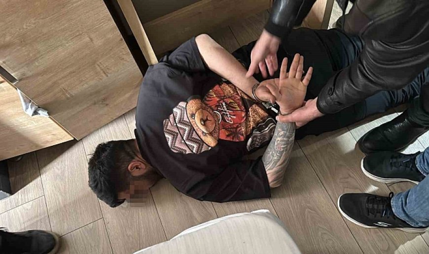İzmir'de taksiciyi gasbeden şahıs otel odasında yakalandı