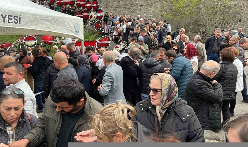 Ünlü sanatçı Volkan Konak vasiyetindeki ceviz ağacının altına gömülecek
