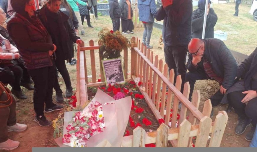 Ünlü sanatçı Volkan Konak'ı sevenleri yalnız bırakmıyor