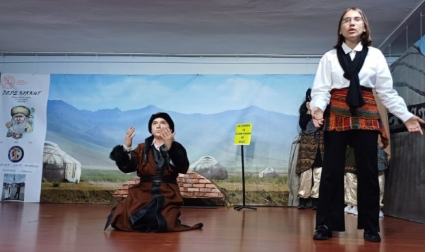 Bayburtlu öğrencilerden 'Deli Dumrul' tiyatrosu