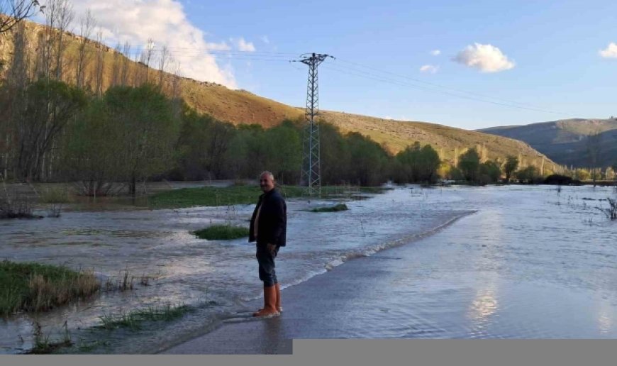Bayburt'un Çatıksu köyünde meydana gelen sel sonrası inceleme yapıldı