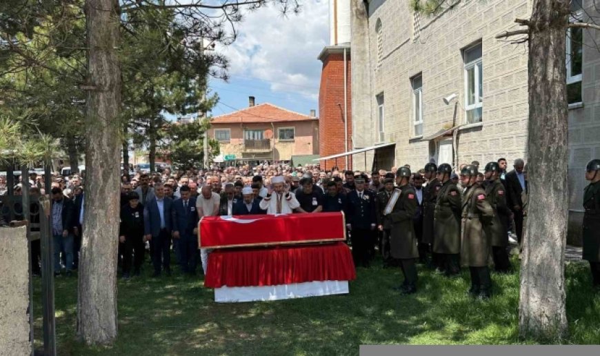 Kıbrıs Gazisi Hasan Hüseyin İncesu, askeri törenle son yolculuğuna uğurlandı