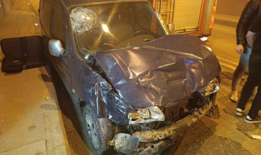 Tünelde yapılan sollama kazayla sonuçlandı: 2'si çocuk 5 yaralı