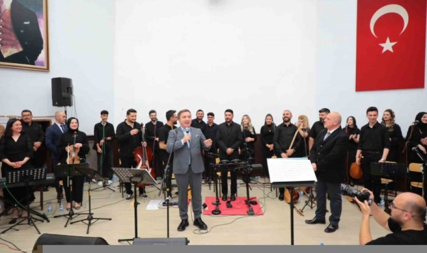 Halk müziği sanatçısı Ali Ekber Çiçek anıldı