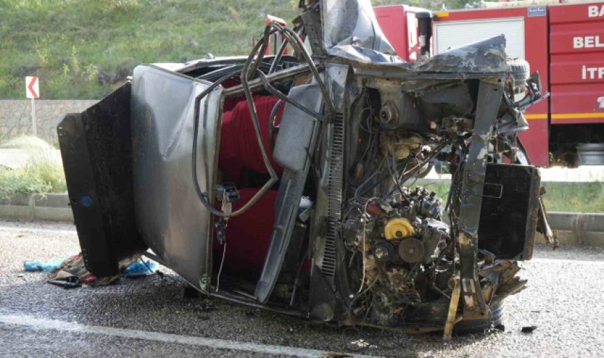 Anneler Günü'nde yürek yakan kaza: Hurdaya dönen otomobildeki kadın hayatını kaybetti