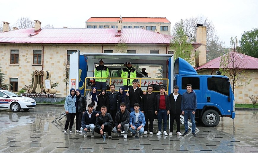 Simülasyon aracıyla trafik eğitimi