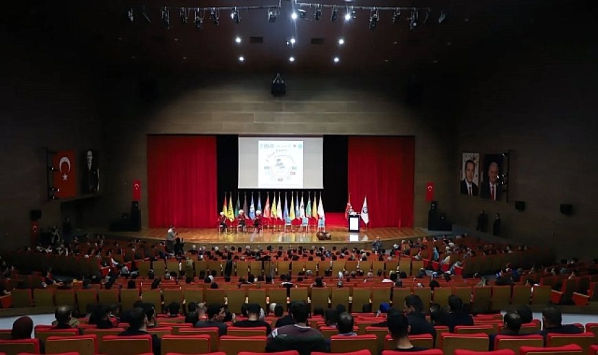 Erzincan'da Türk Dünyası Ozanlar Şöleni ve Âşık Edebiyatı Konseri gerçekleştirildi