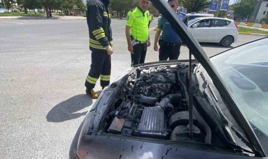 Erzincan'da araç yangını