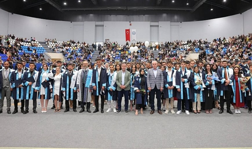 Üniversite öğrencilerinin mezuniyet heyecanı