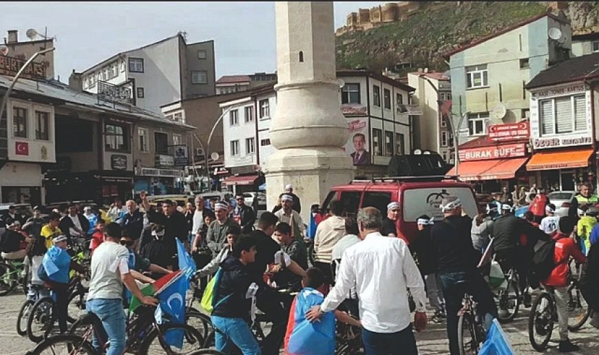 Pedallar, Gazze ve Doğu Türkistan için çevrildi