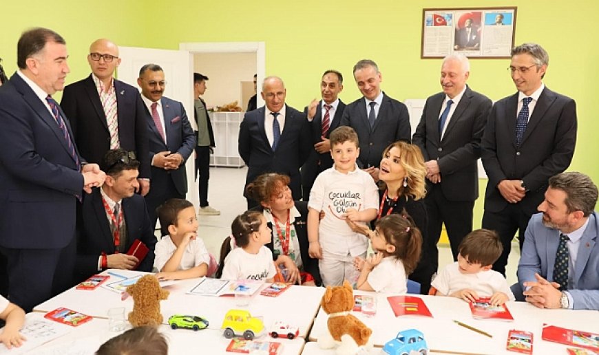 Gülben Ergen, 'Çocuklar gülsün diye' Bayburt'taydı
