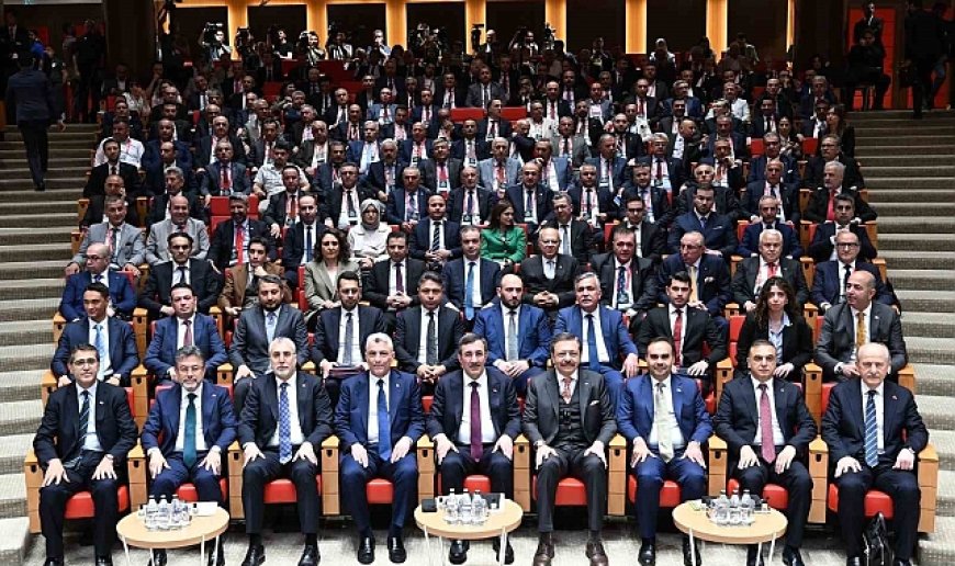 Cumhurbaşkanı Yardımcısı Yılmaz: "Enflasyon oranı düştükçe Türkiye farklı bir perspektif, farklı bir döneme doğru gelişimini devam ettiriyor"
