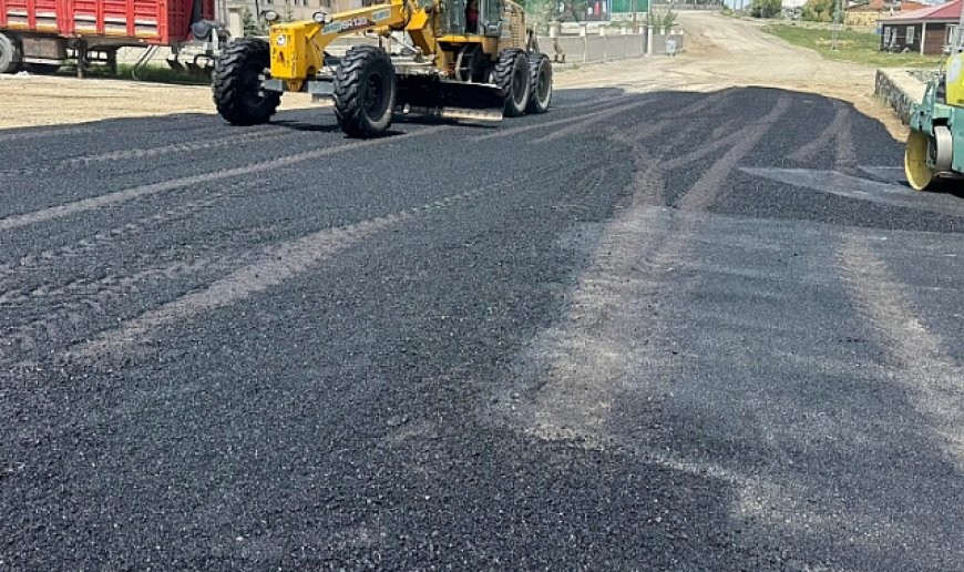 Demirözü’nde asfalt çalışması