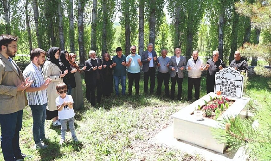 Haber takip ederken hayatını kaybetmişti! Vefatının 6. yılında mezarı başında anıldı