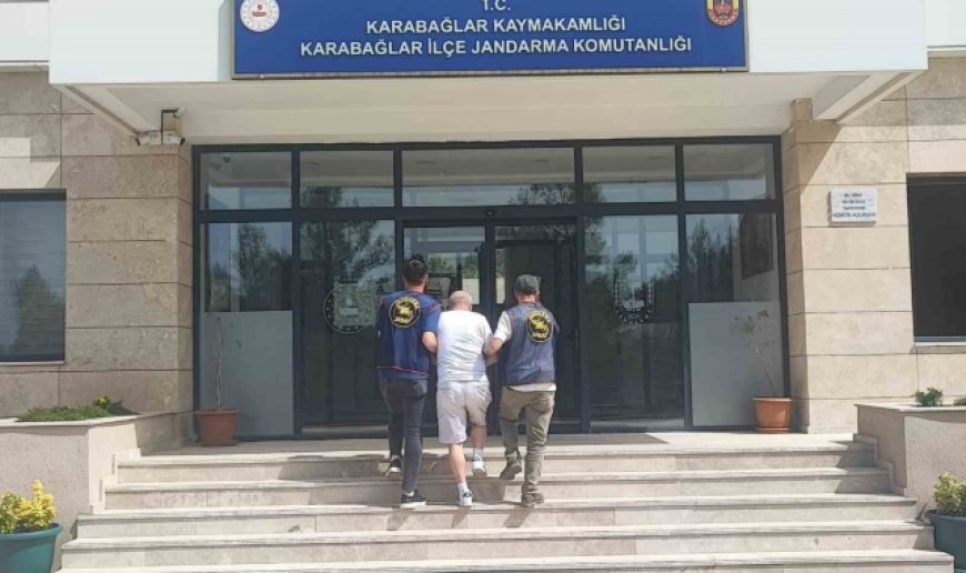 18 ayrı suçtan aranan firari şahsı jandarma dedektifleri İzmir'de yakaladı