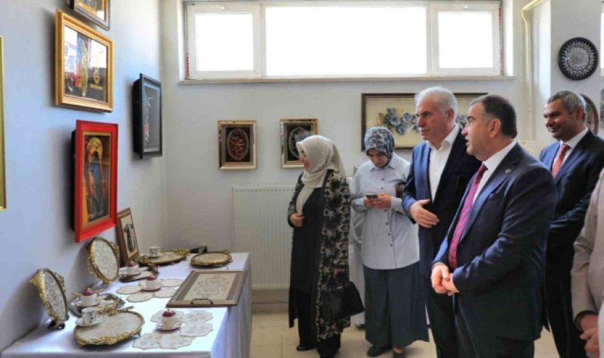 Hayat Boyu Öğrenme Haftası etkinlikleri el sanatları sergisiyle sona erdi