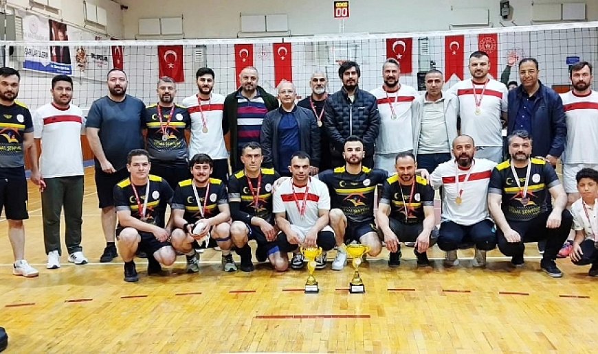 Voleybol turnuvasında şampiyon belli oldu