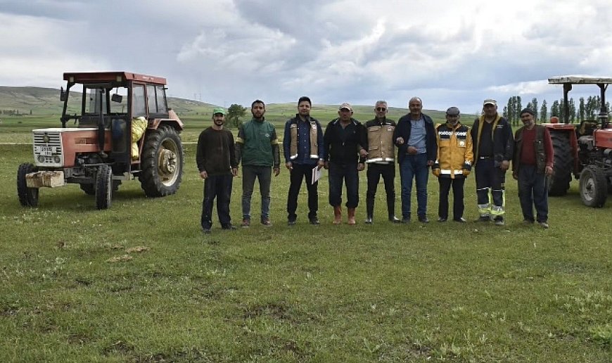 Bayburt'ta 185 dekar mera alanında gübreleme çalışması yapıldı