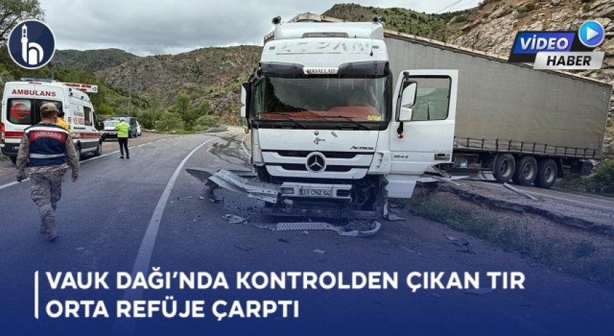Bayburt'tan Gümüşhane İstikametinde Vauk Dağı’nda Kontrolden Çıkan Tır Orta Refüje Çarptı