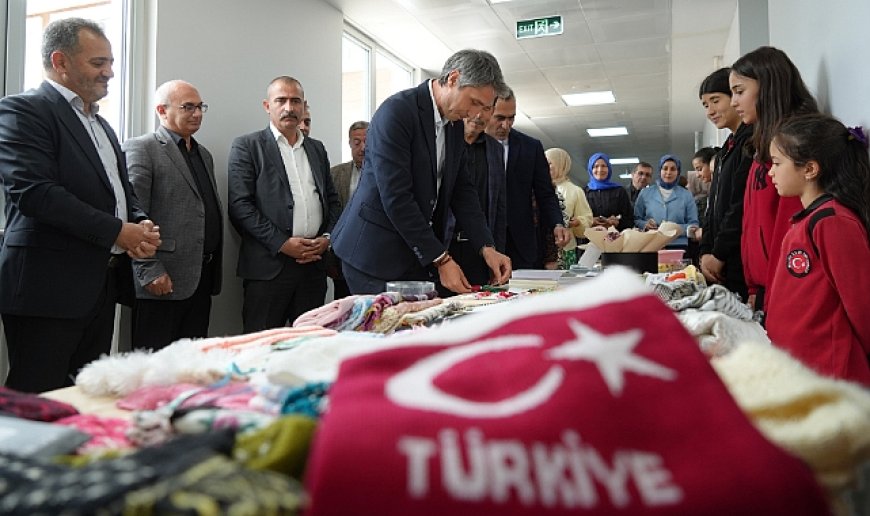Düzenlendikleri hayır çarşısıyla Filistin'e destek oldular
