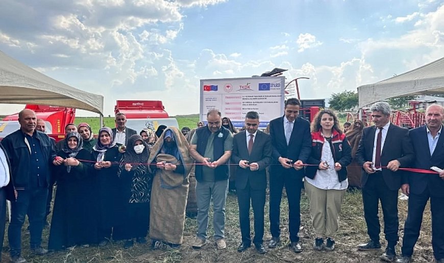 Kooperatifleşmeye tarım makinesi desteği