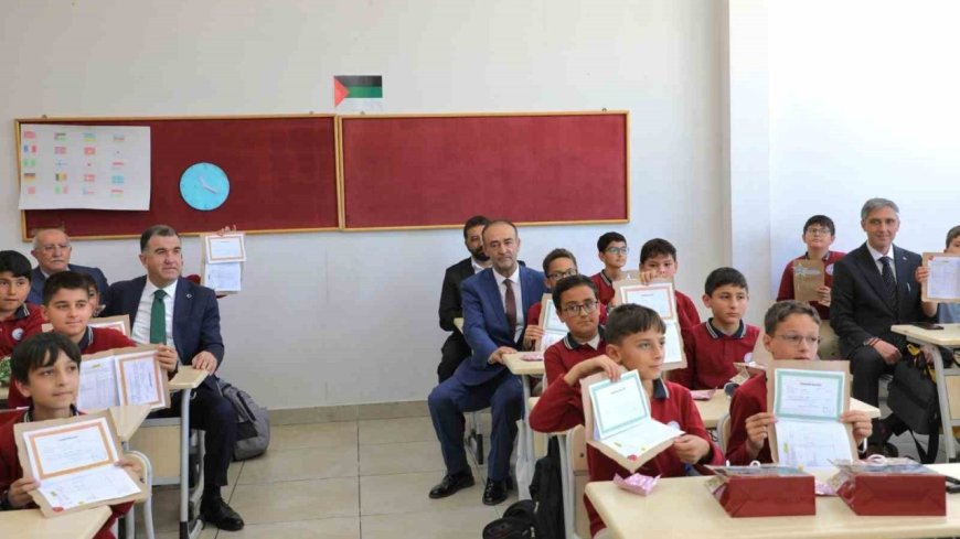 Bayburt’ta 14 bin 103 öğrenci karne sevinci yaşadı