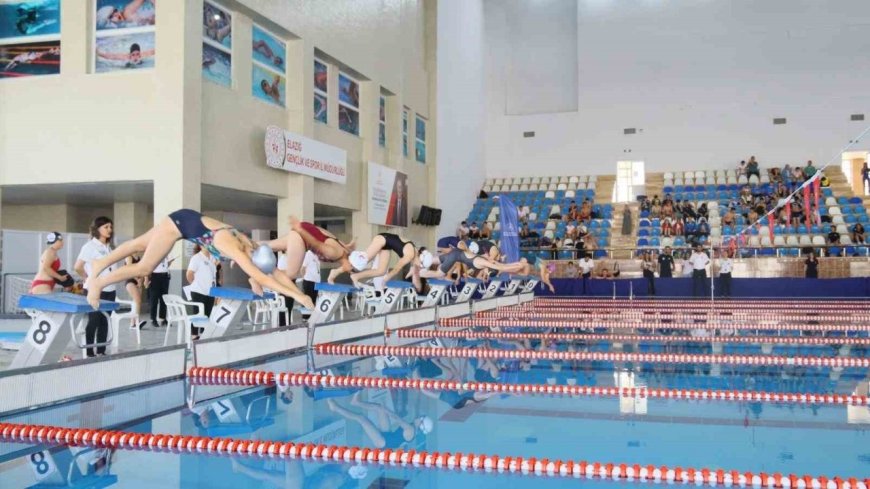 Analig yüzme heyecanı Elazığ’da yaşandı