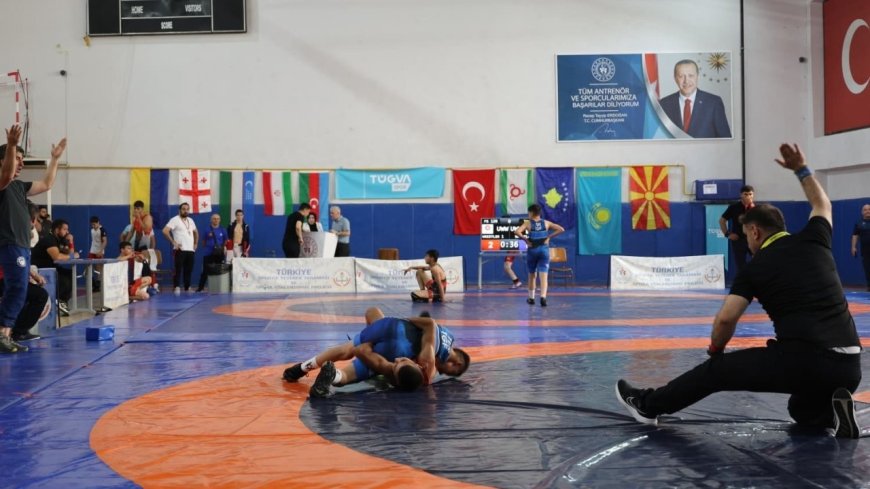 Artvin’de uluslararası güreş turnuvası düzenlendi