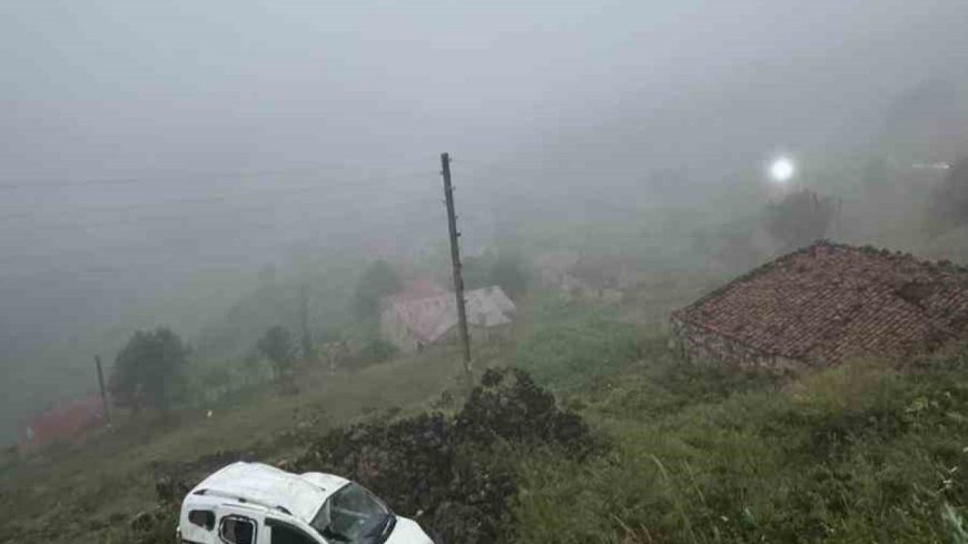 Gümüşhane’de sis nedeniyle araç şarampole yuvarlandı: 5 yaralı